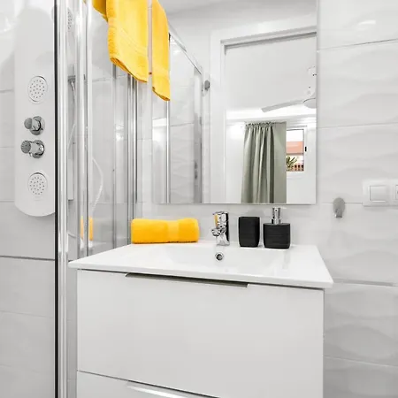 74 Parque Santiago 2 Sea Front Apartment Playa de las Americas (Tenerife)